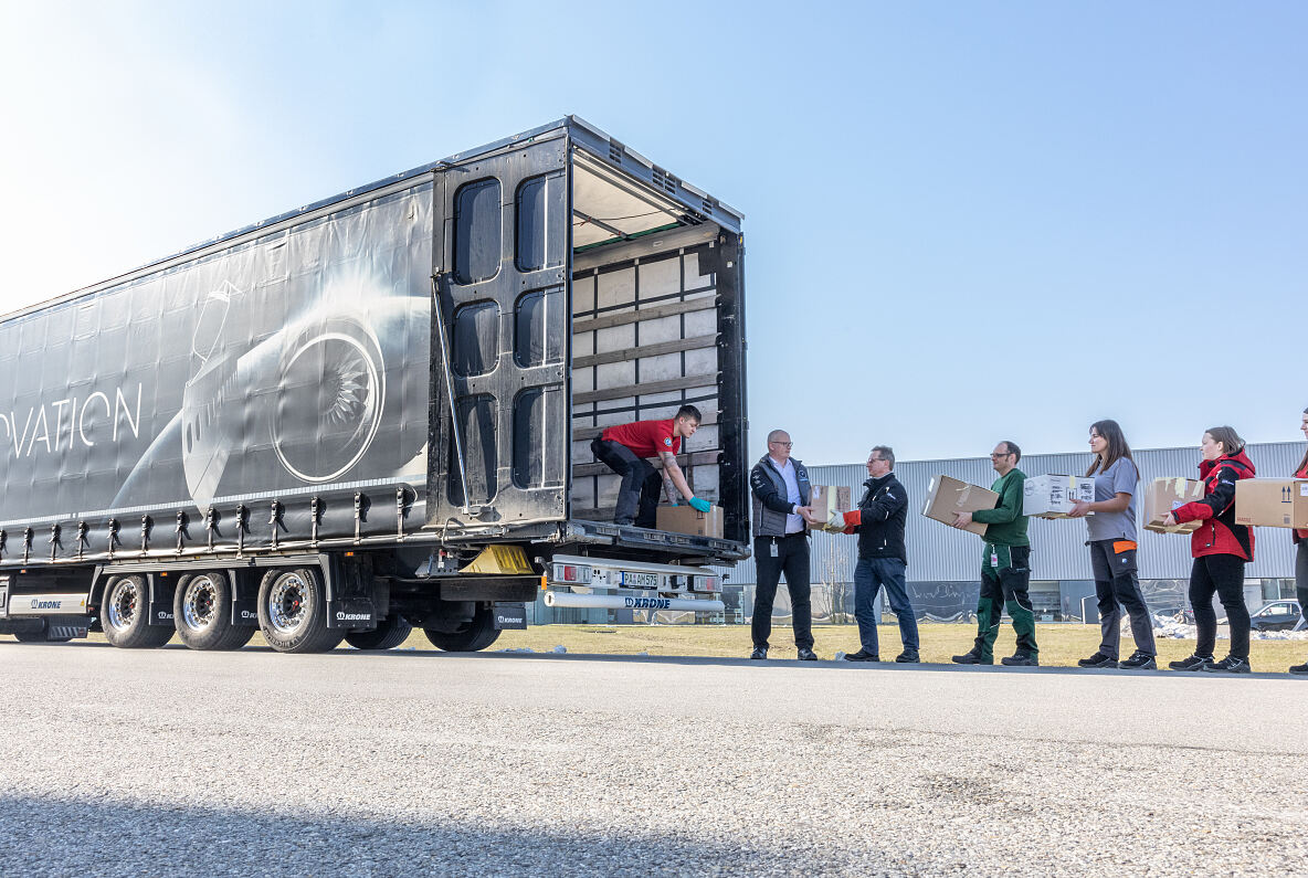 FACC employees donate to earthquake victims